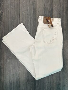 NWT Lois Jeans - Julianne Embroidered White 32 Women’s Jean, Made in Canada